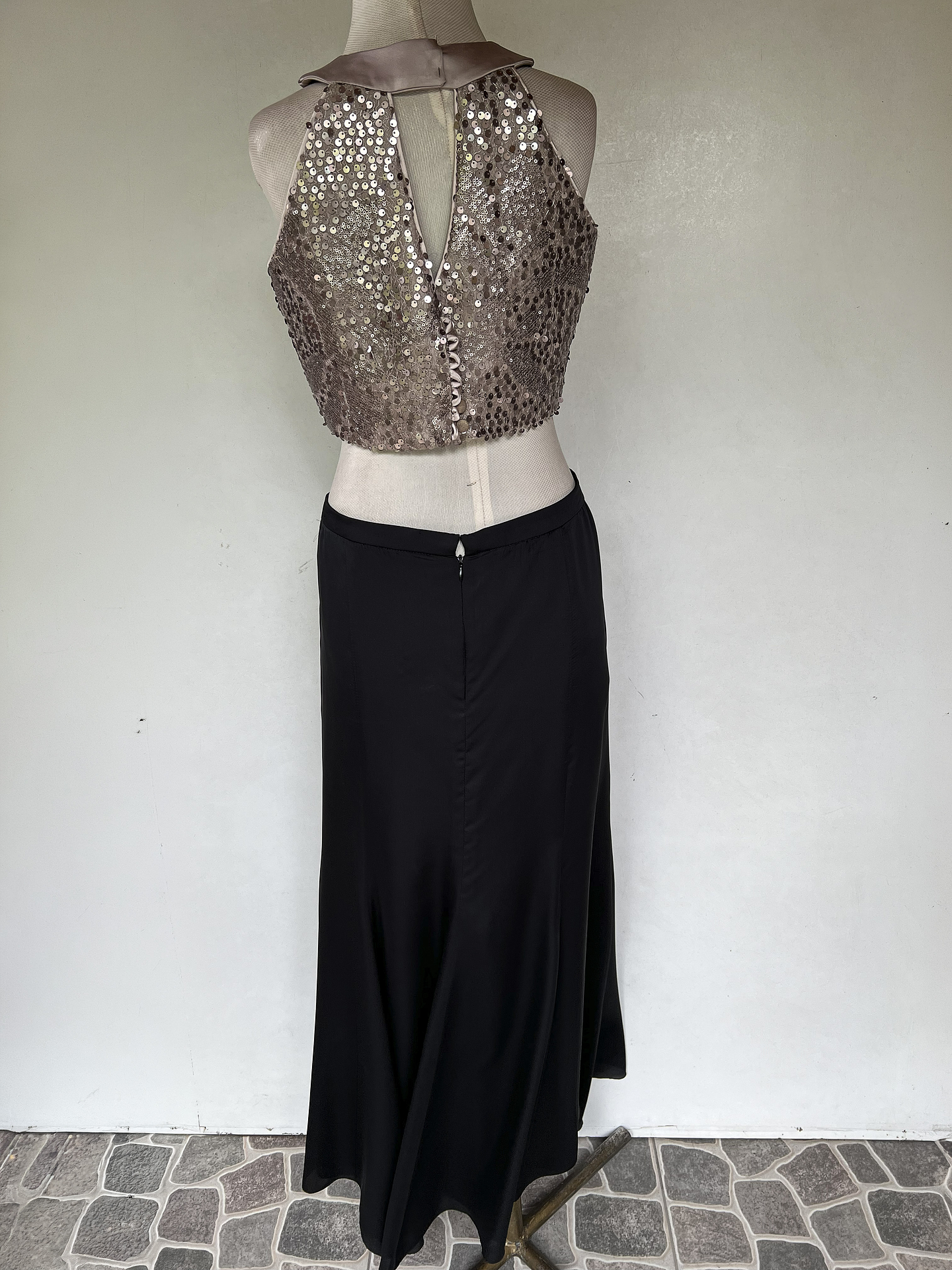 TOP LENTEJUELAS TALLA 40 - VESTIDO LARGO NEGRO  TALLA 48 4