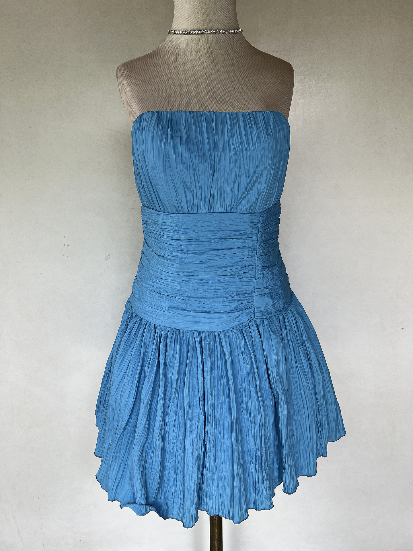 VESTIDO CORTO CELESTE - TALLA 44 2
