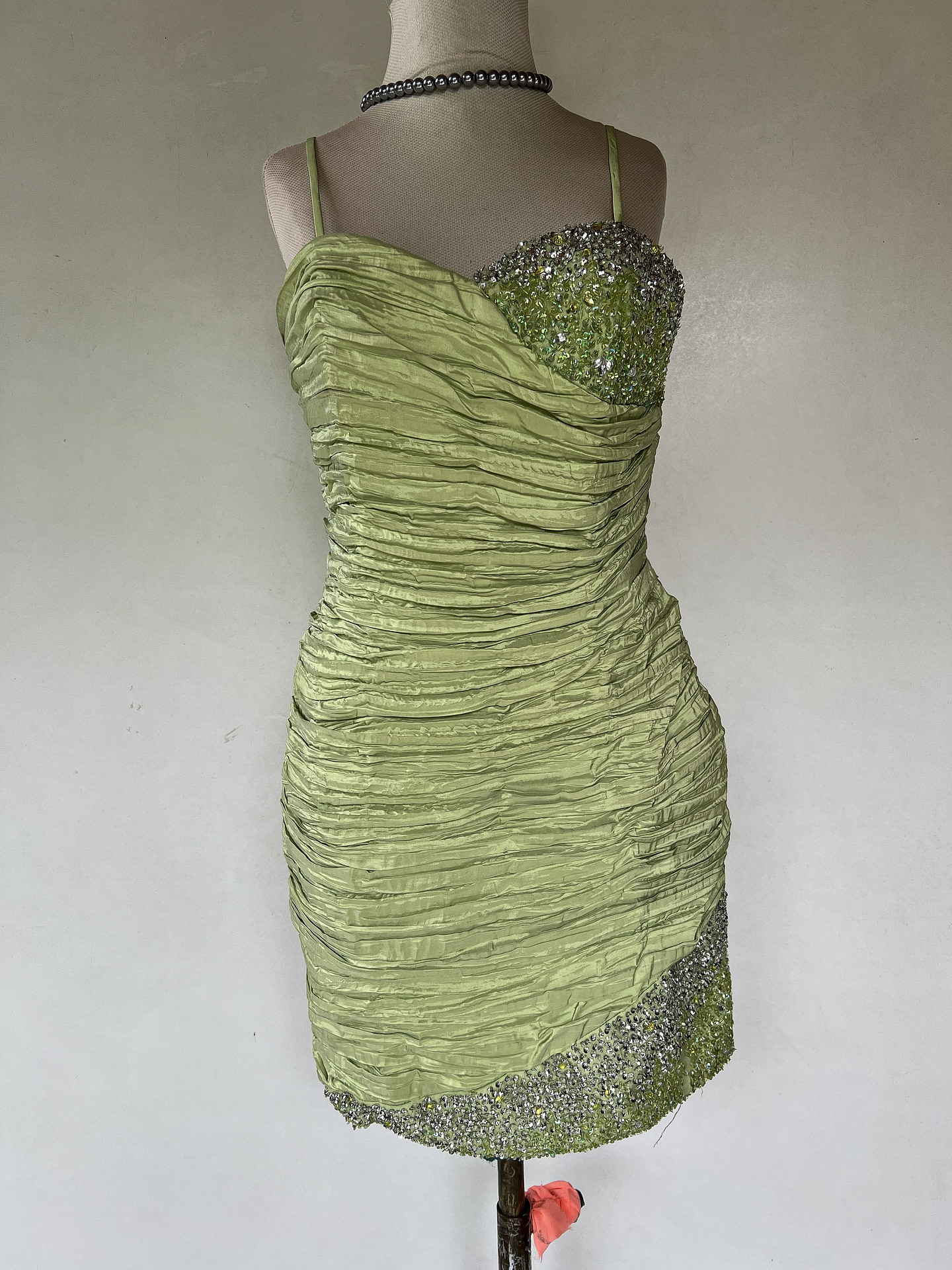 VESTIDO CORTO VERDE AGUA BRILLOS - TALLA 40 1
