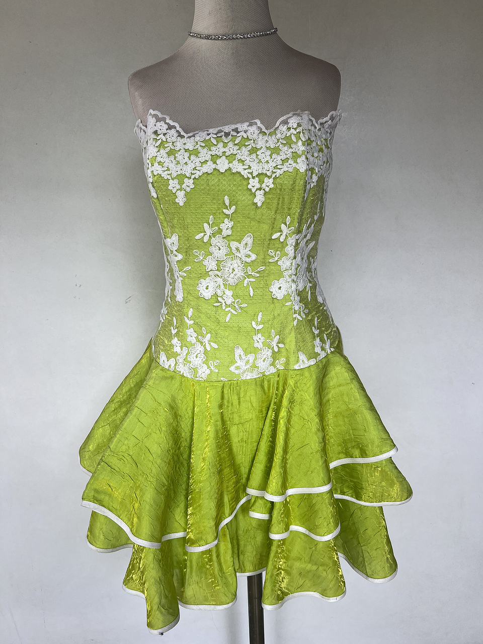 VESTIDO CORTO VERDE MANZANA - TALLA 40 1