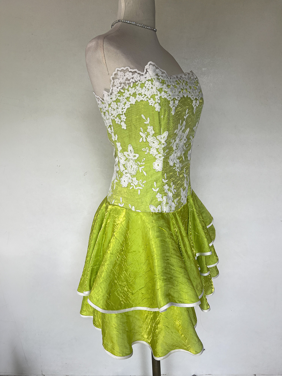 VESTIDO CORTO VERDE MANZANA - TALLA 40 2