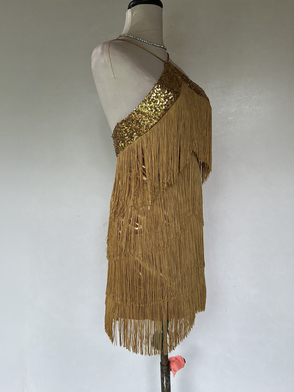 VESTIDO CORTO FLECOS DORADO - TALLA 42 2