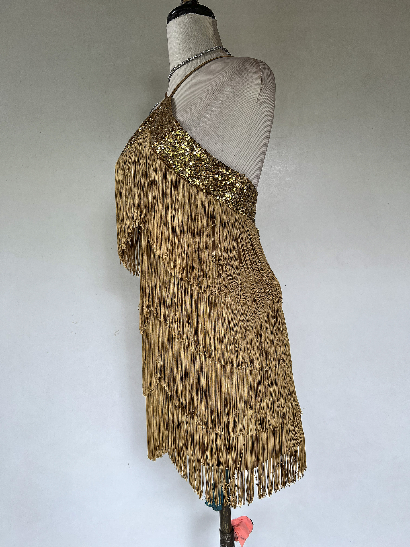 VESTIDO CORTO FLECOS DORADO - TALLA 42 3