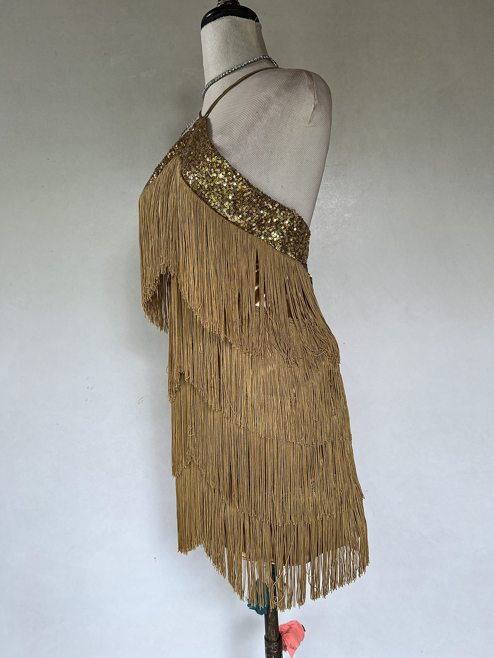 VESTIDO CORTO FLECOS DORADO - TALLA 42 3