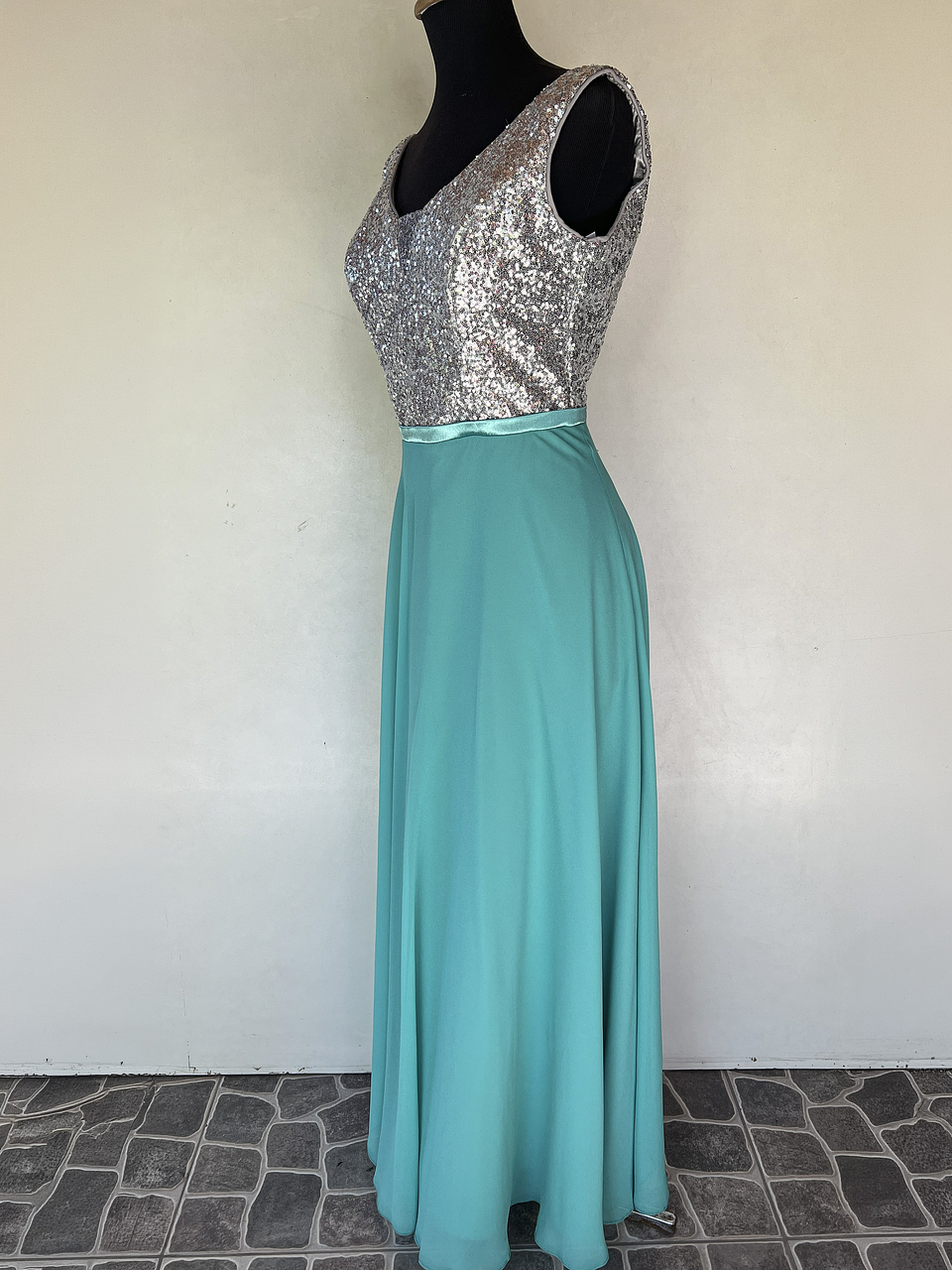 VESTIDO FALDA CELESTE TOP PLATEADO - TALLA 44 2