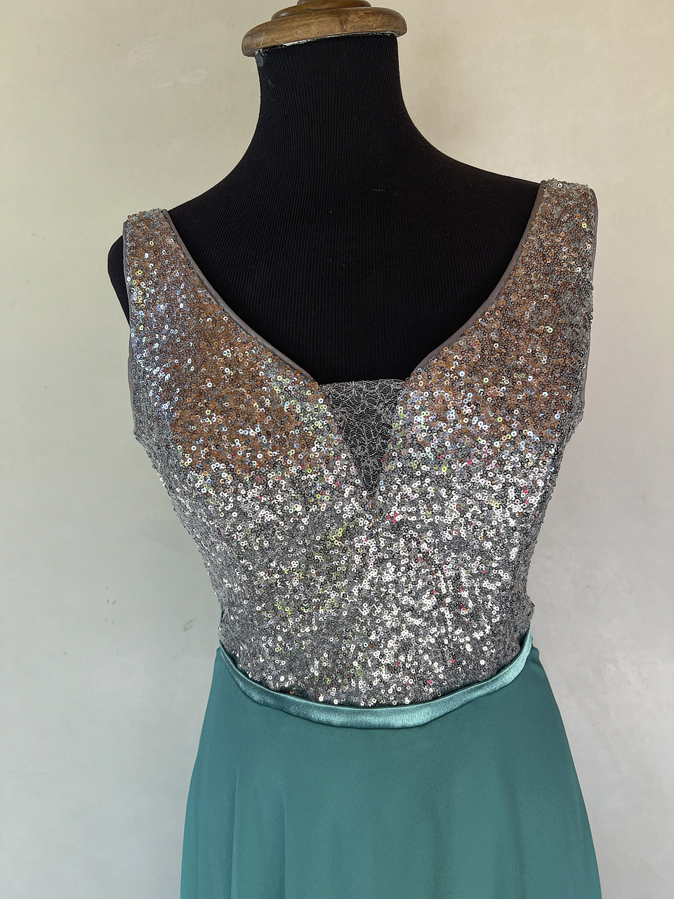 VESTIDO FALDA CELESTE TOP PLATEADO - TALLA 44 4