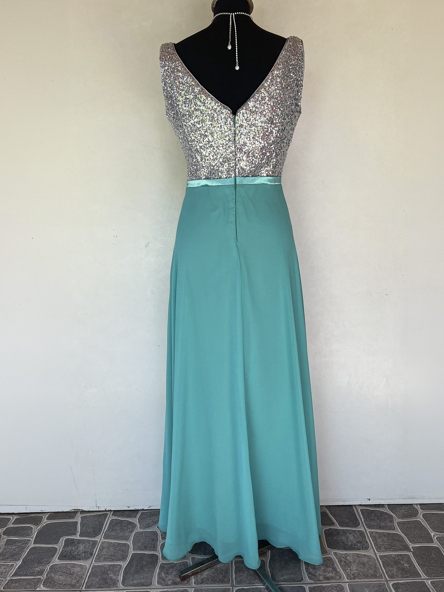 VESTIDO FALDA CELESTE TOP PLATEADO - TALLA 44 5