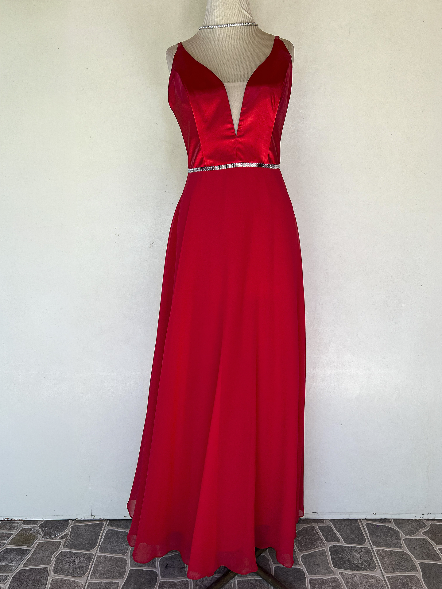 VESTIDO LARGO ROJO CINTURA CON BRILLO - TALLA 42 1