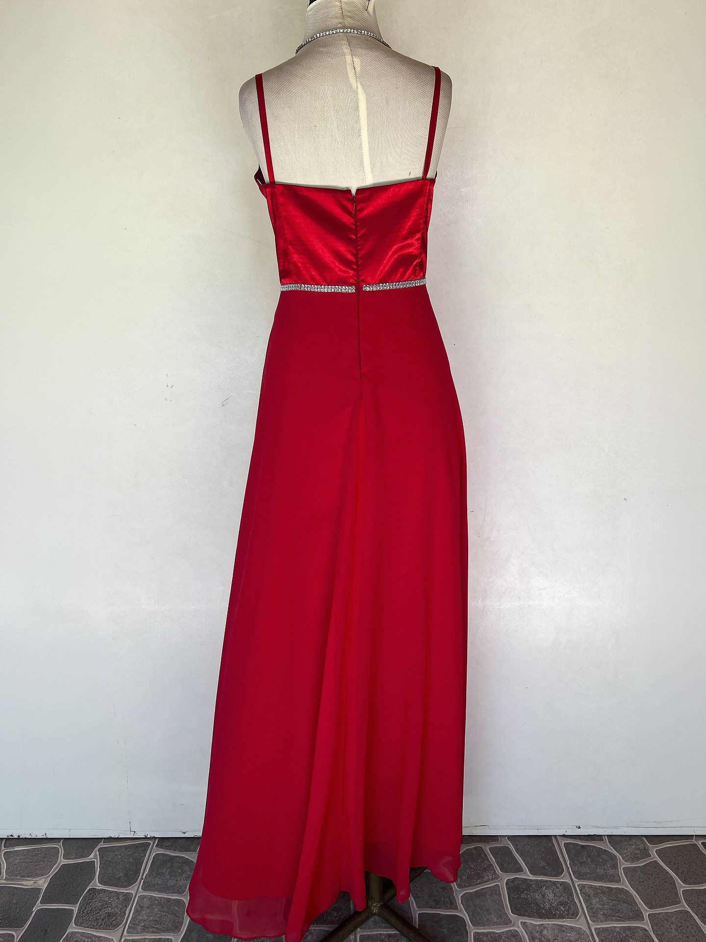 VESTIDO LARGO ROJO CINTURA CON BRILLO - TALLA 42 4