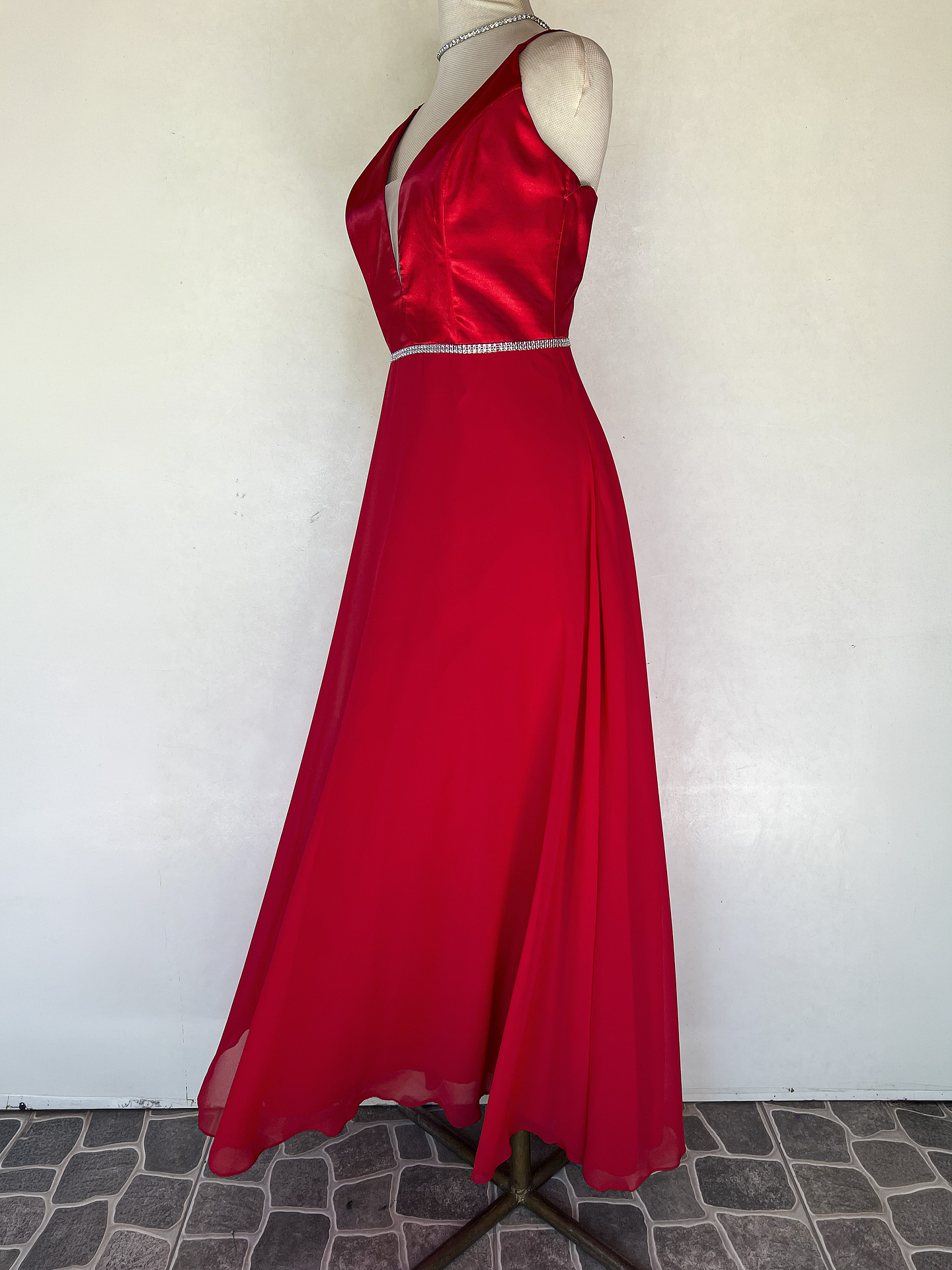 VESTIDO LARGO ROJO CINTURA CON BRILLO - TALLA 42 3