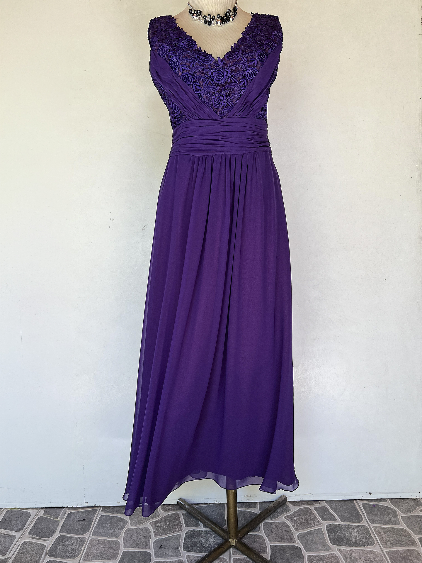 VESTIDO LARGO MORADO CON ROSAS - TALLA 40, 42 1
