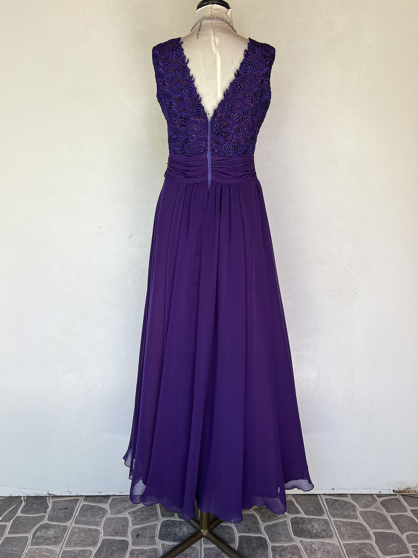VESTIDO LARGO MORADO CON ROSAS - TALLA 40, 42 4
