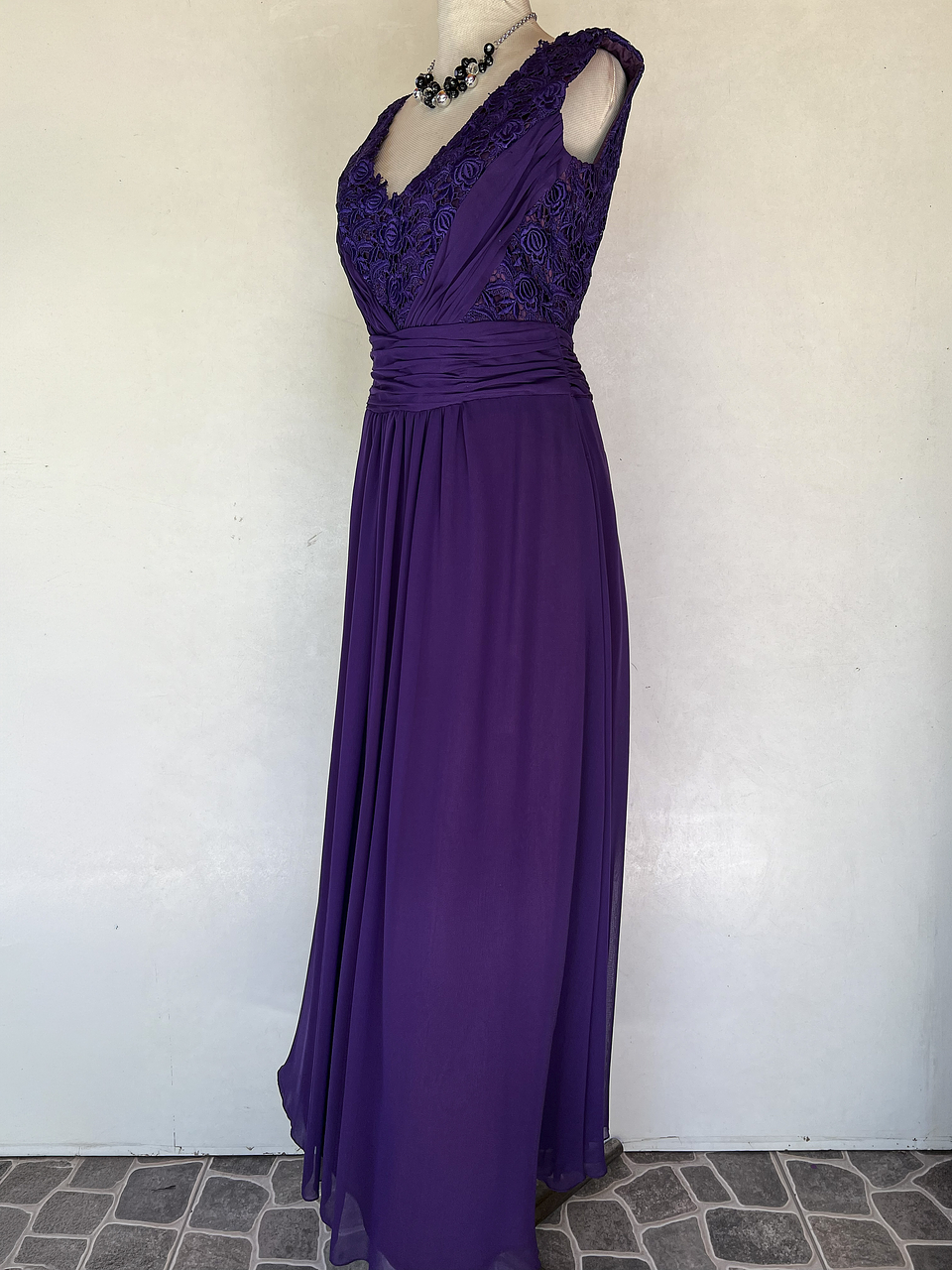 VESTIDO LARGO MORADO CON ROSAS - TALLA 40, 42 3