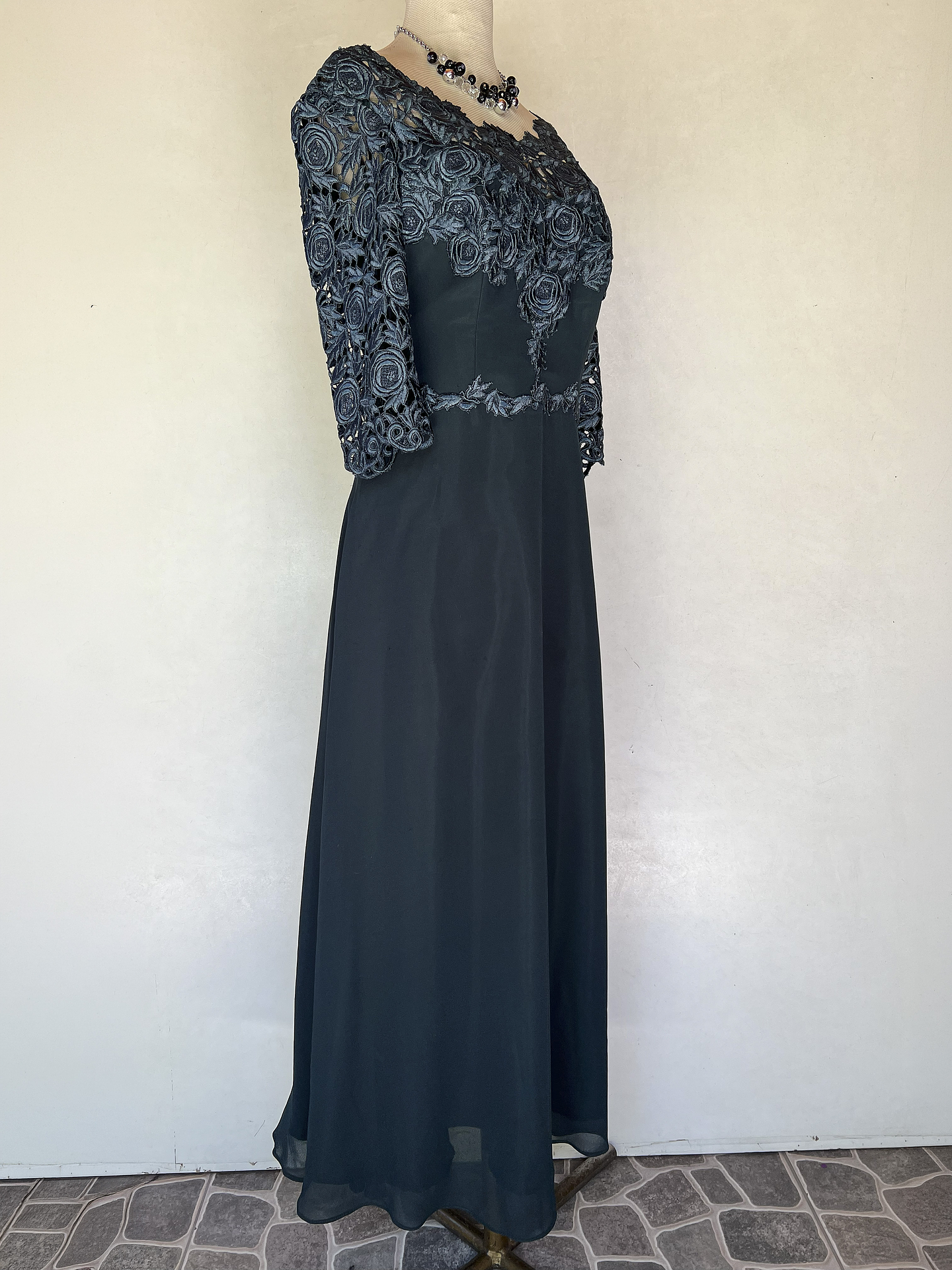 VESTIDO LARGO PETROLEO CON ROSAS - TALLA 46 2