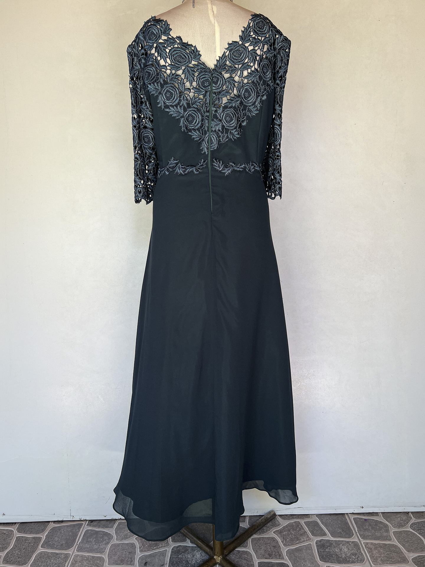 VESTIDO LARGO PETROLEO CON ROSAS - TALLA 46 4