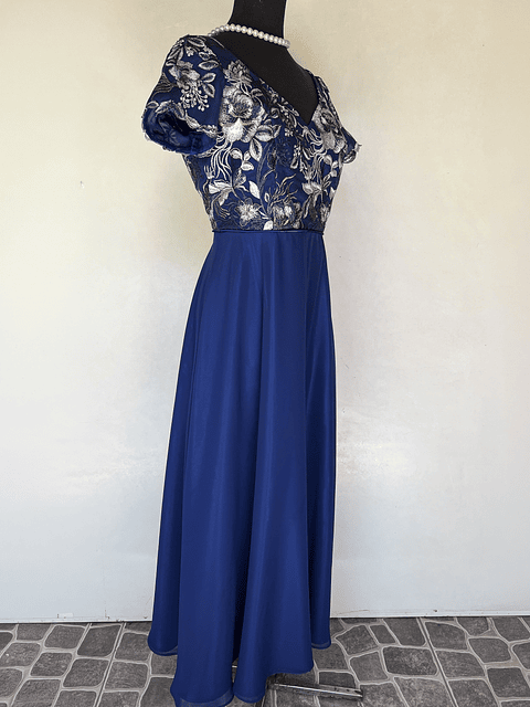VESTIDO LARGO AZUL TOP ROSAS BLANCAS - TALLA 46