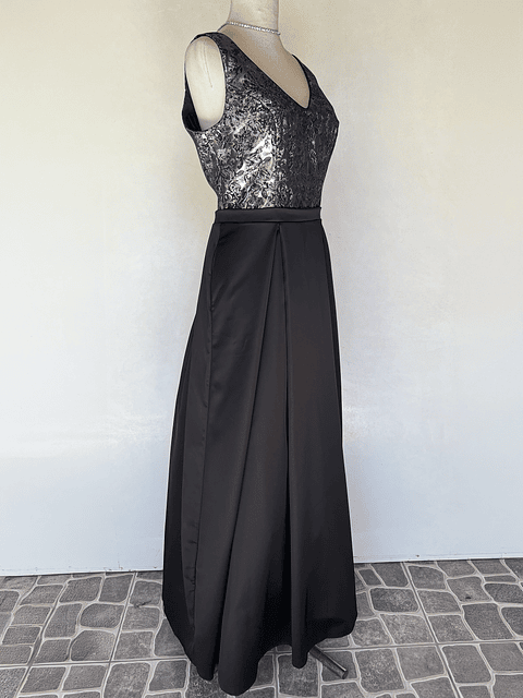 VESTIDO NEGRO TOP PLATEADO - TALLA 44