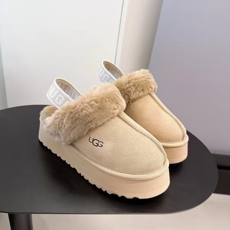 UGG FUNKETTE 4