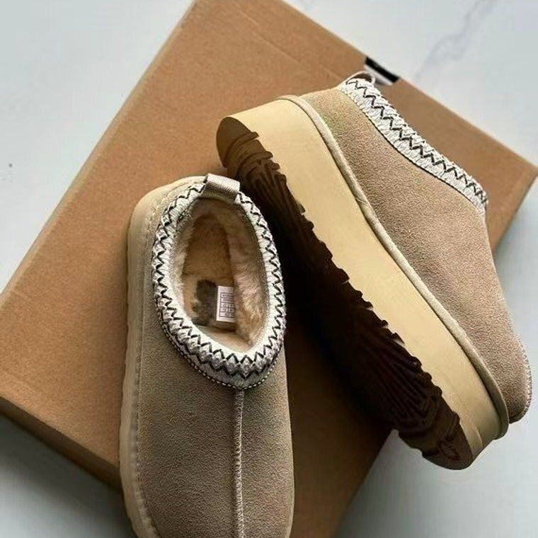 Chinela UGG - Sola alta 2