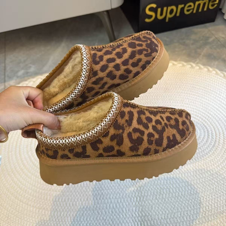 Chinela UGG - Sola alta 4