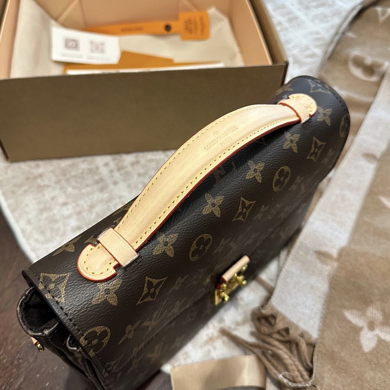 LV Tofu Bag 5