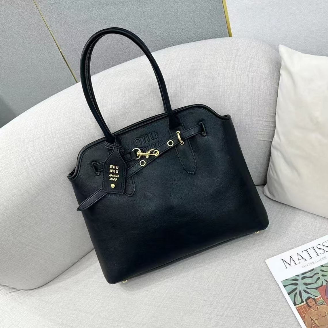 MiuMiu Large capacity square pack 3