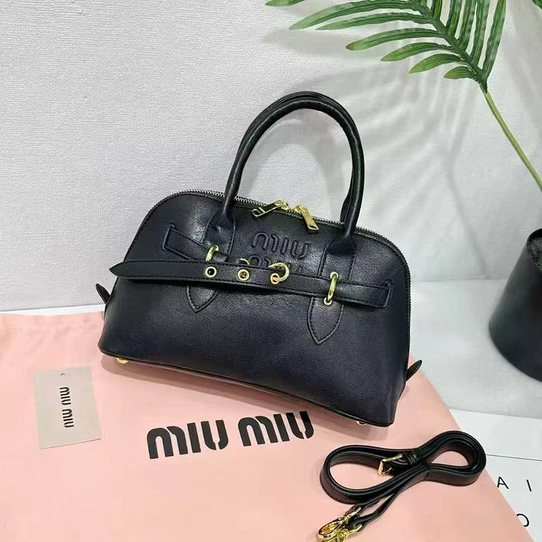 MiuMiu Large capacity bag 2