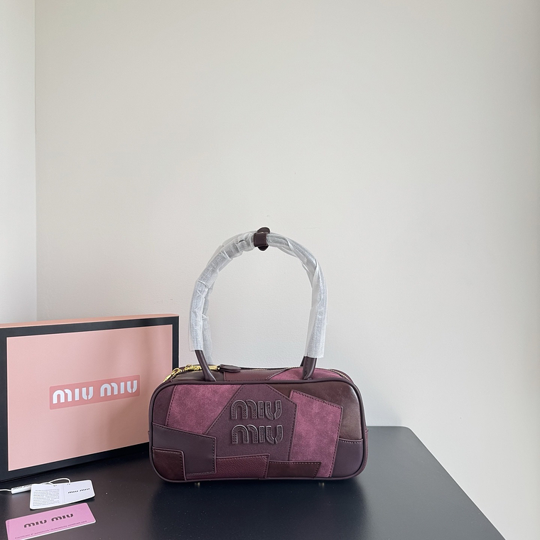 MiuMiu Recorte retangular bag 6