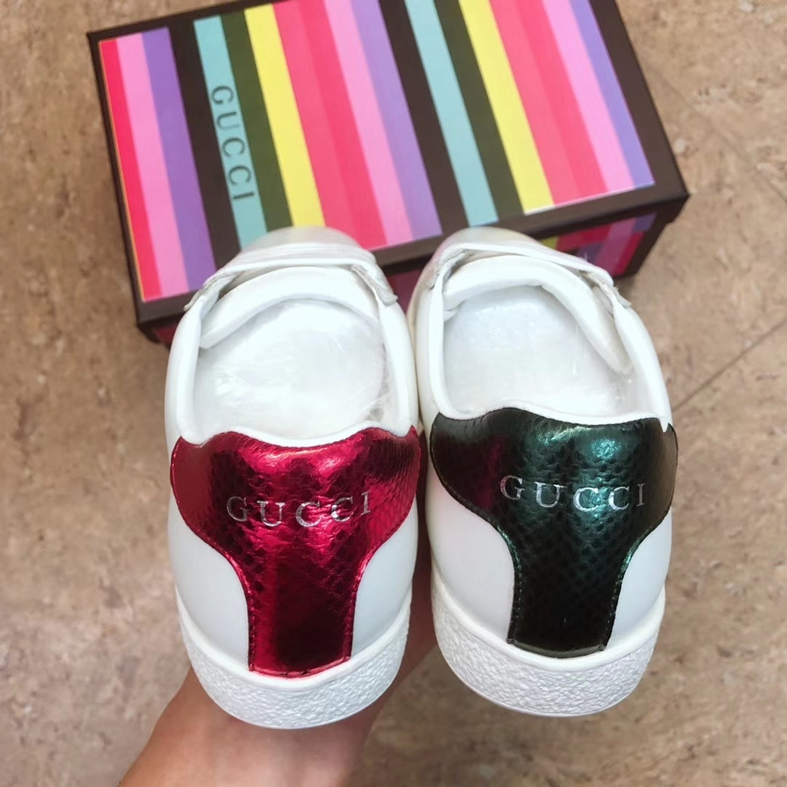 Gucci Classic Bees Sneakers for Unise 3