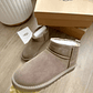 UGG shoes - Sola e cano baixa - Thumbnail 2