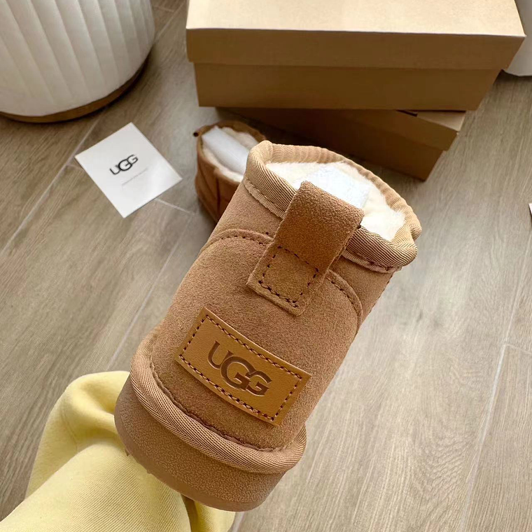 UGG shoes - Sola e cano baixa 6