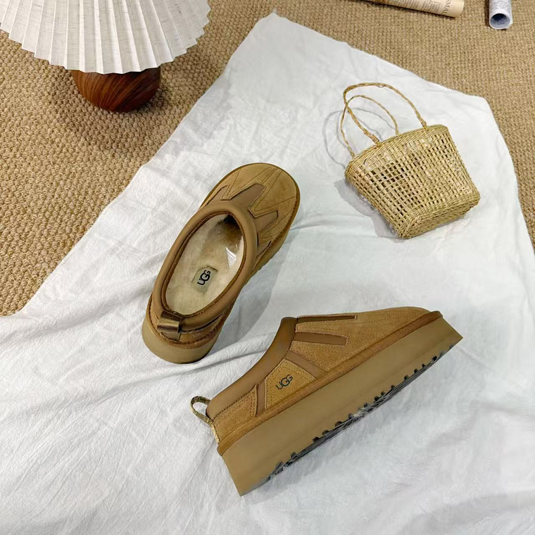 UGG shoes - Chinelo Tria 1