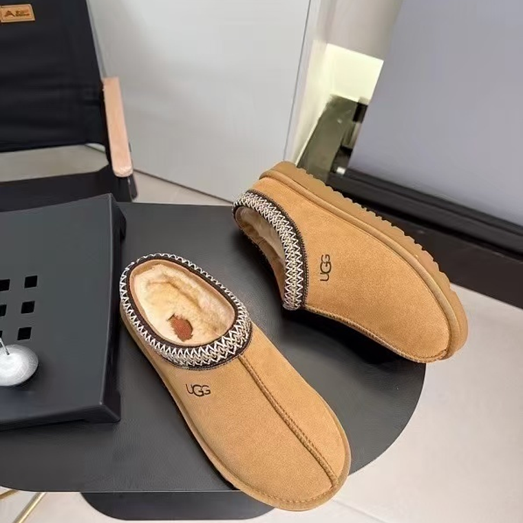 Chinela UGG - Sola baixa 5