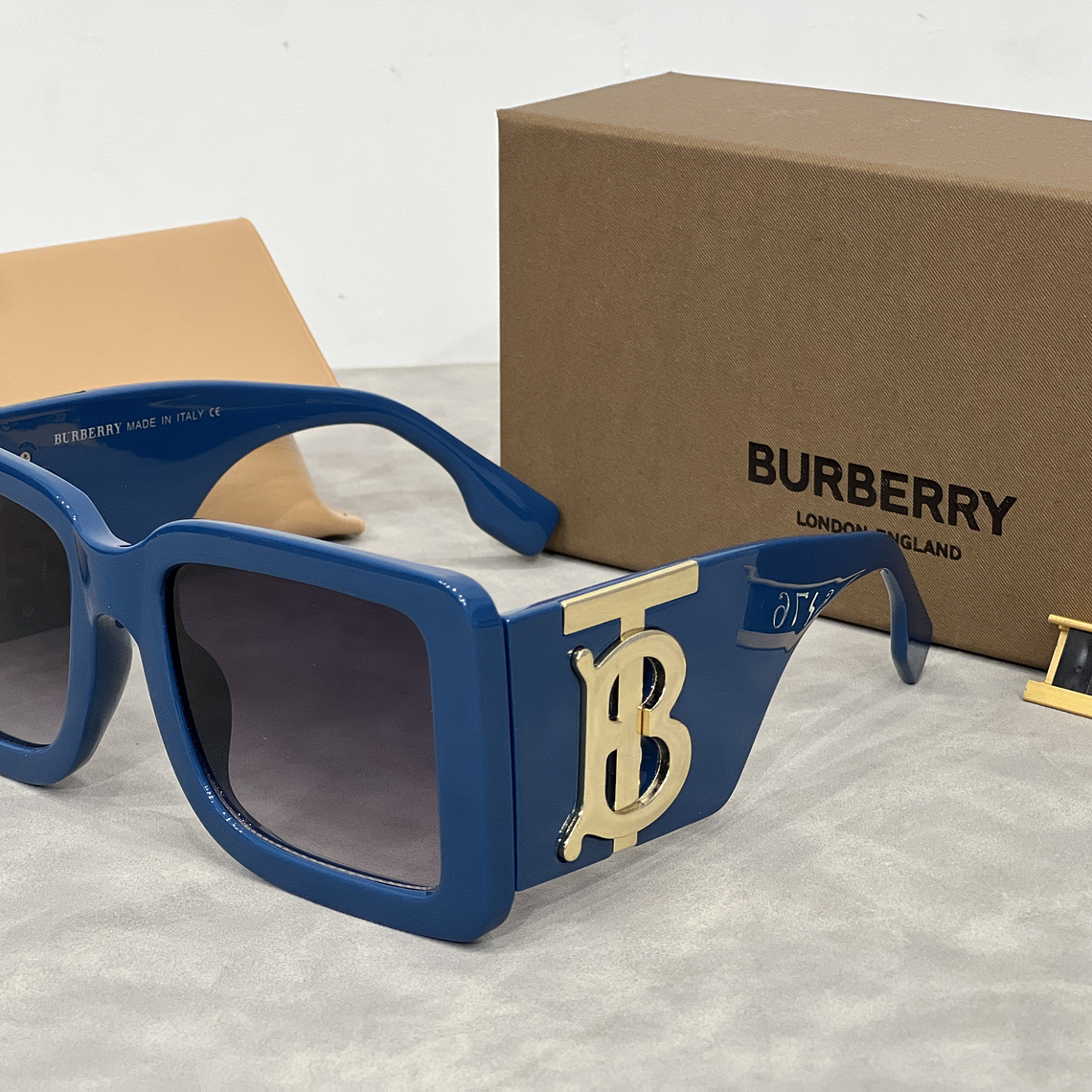 Óculos de Sol Burberry 6176 3