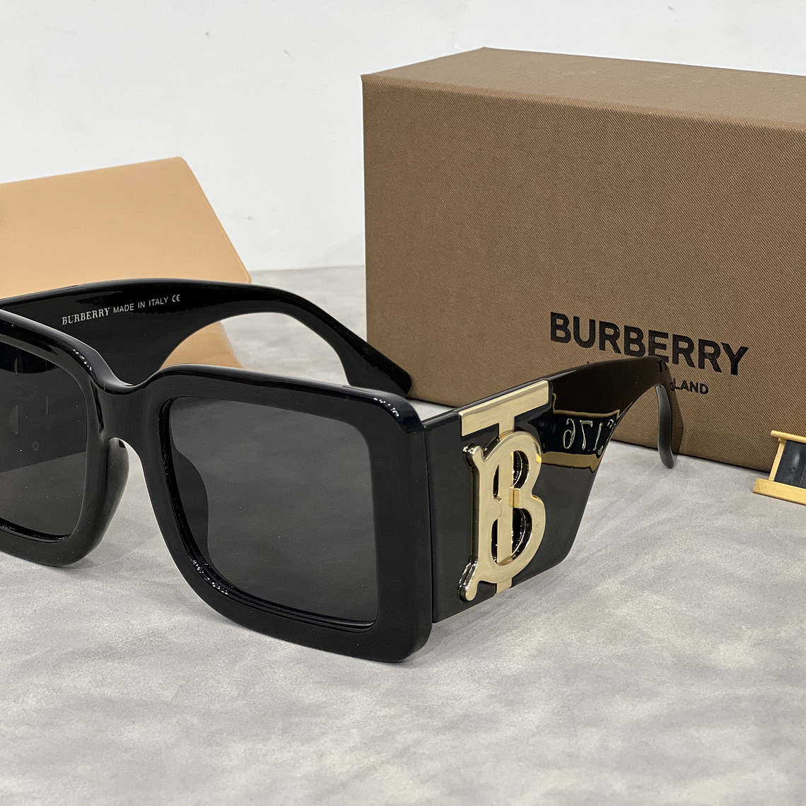 Óculos de Sol Burberry 6176 1