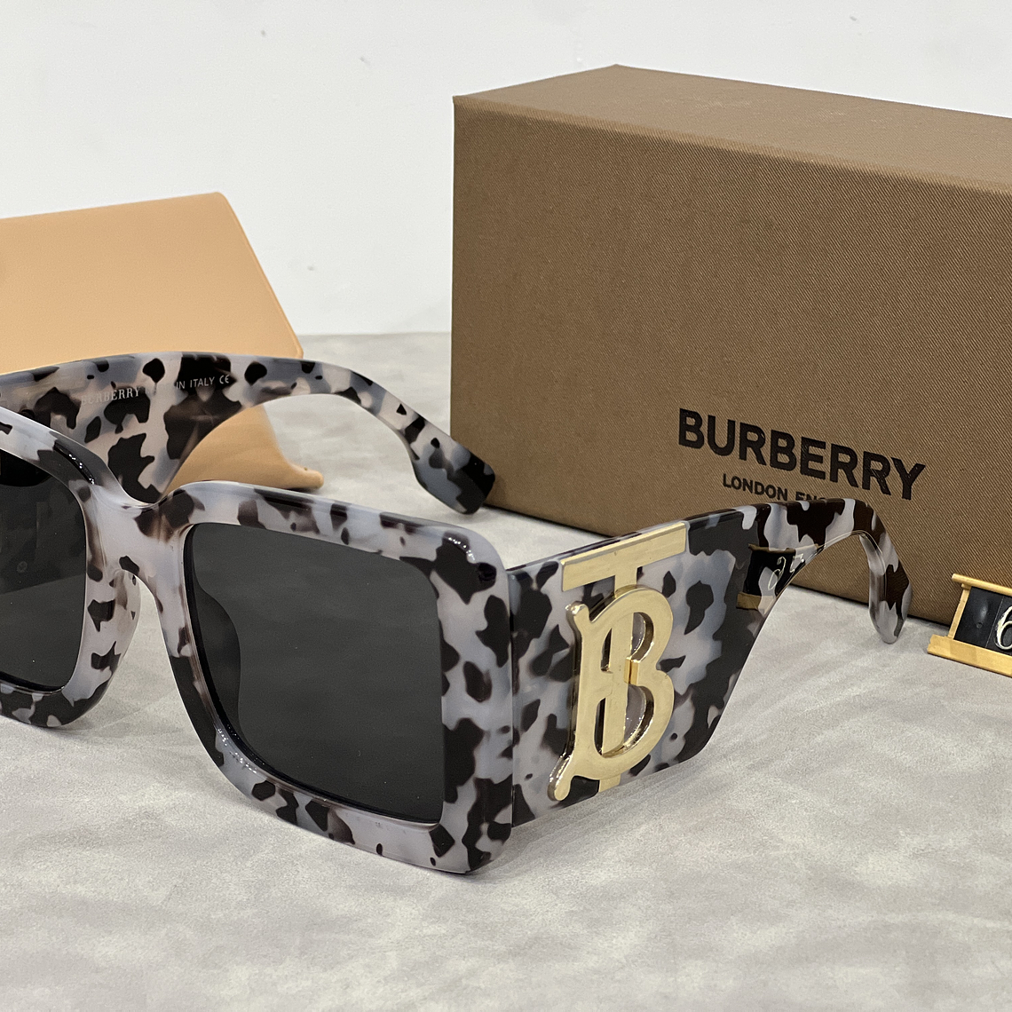 Óculos de Sol Burberry 6176 6