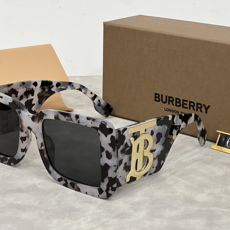 Óculos de Sol Burberry 6176 6