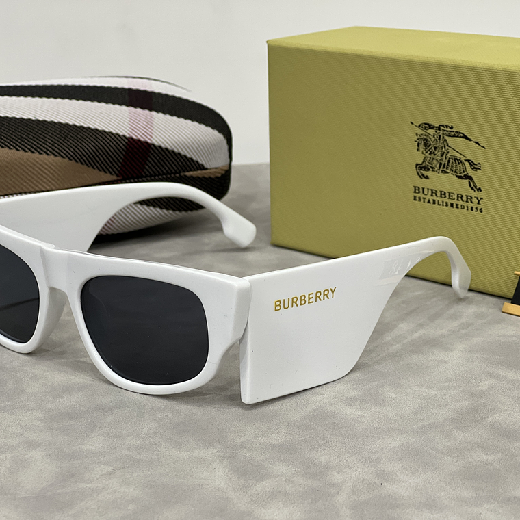 Óculos de Sol Burberry 6148 4