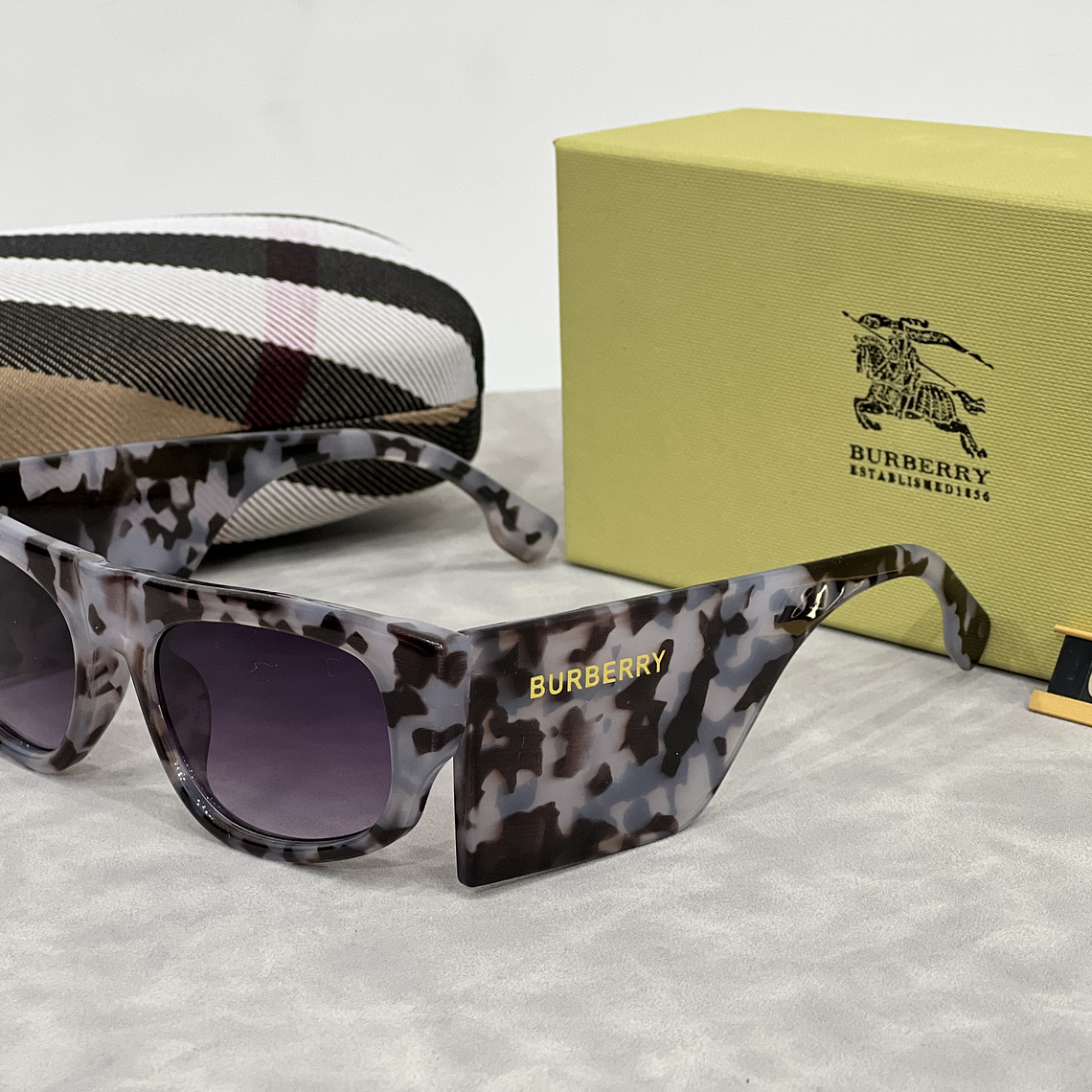 Óculos de Sol Burberry 6148 5