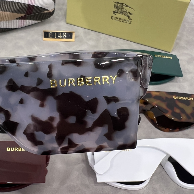 Óculos de Sol Burberry 6148 8