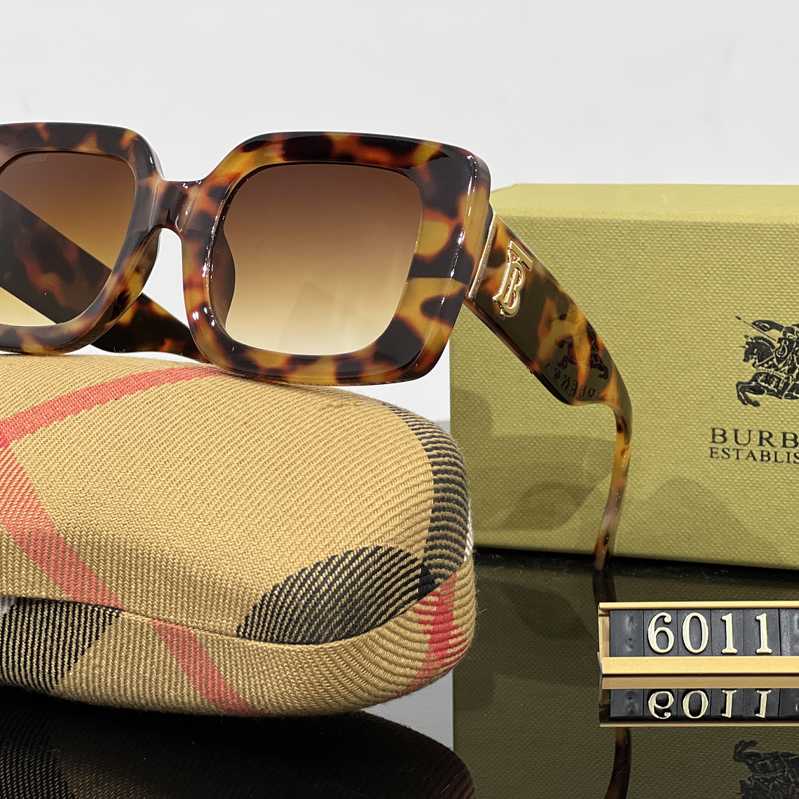 Óculos de Sol Burberry 6011 3