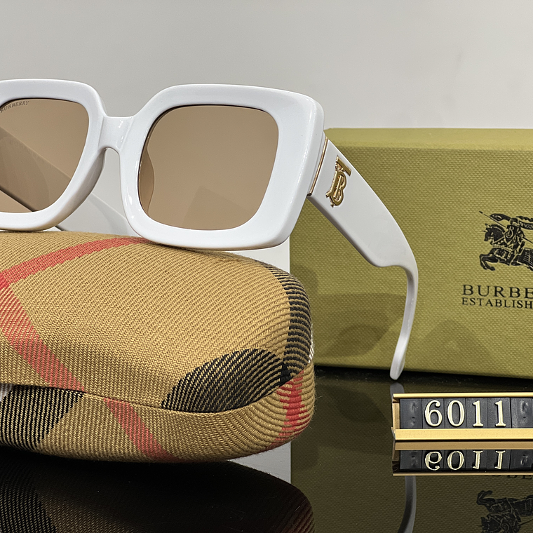 Óculos de Sol Burberry 6011 5