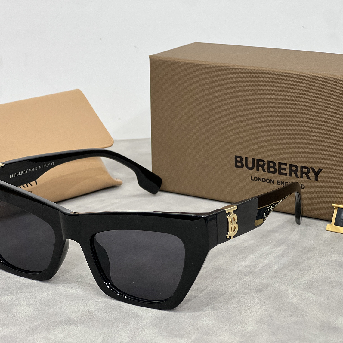 Óculos de Sol Burberry 4405 1