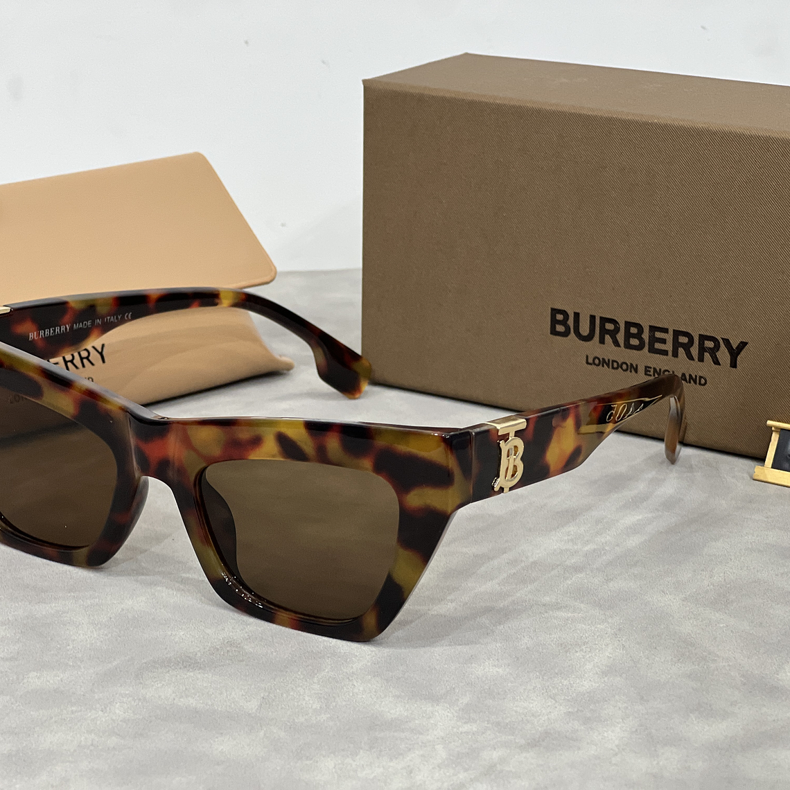 Óculos de Sol Burberry 4405 6