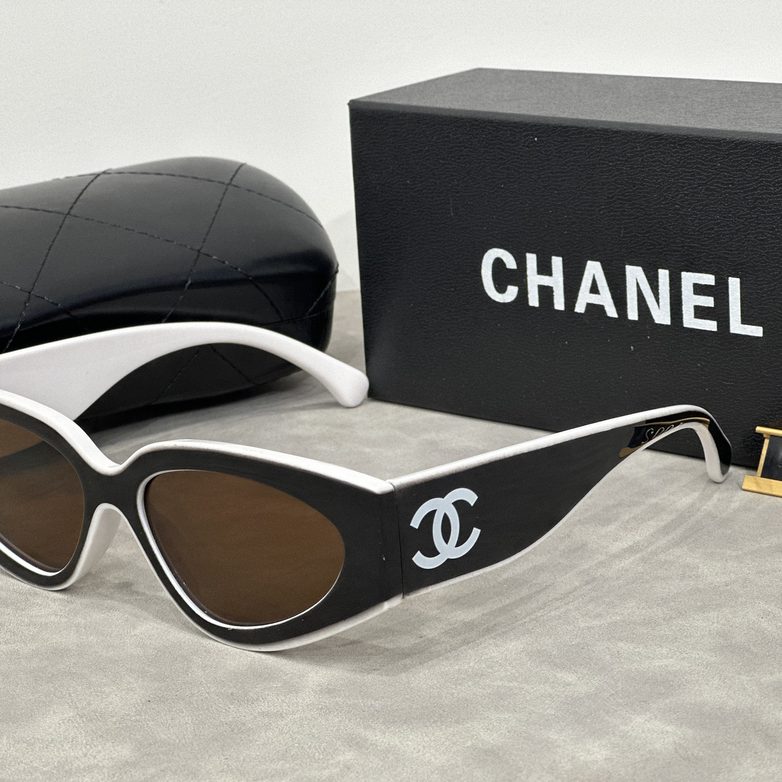 Óculos de Sol Chanel 1002 2