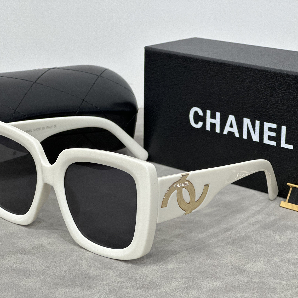 Óculos de Sol Chanel 6823 4