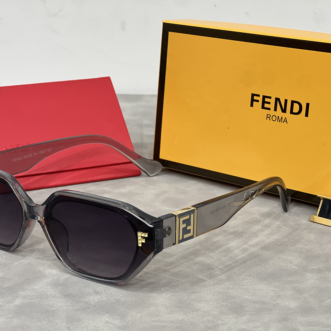 Óculos de Sol Fendi 6171 4