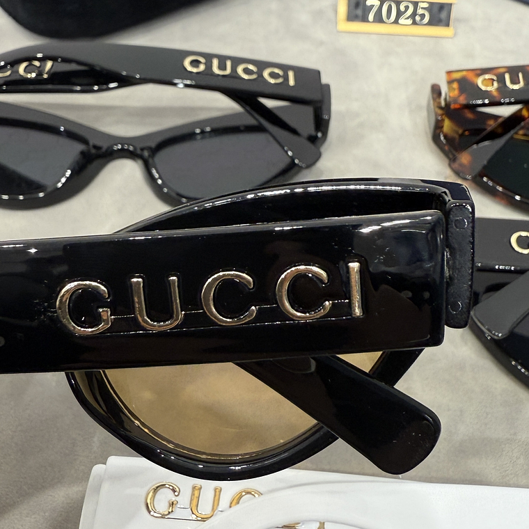 Óculos de Sol Gucci 7025 6