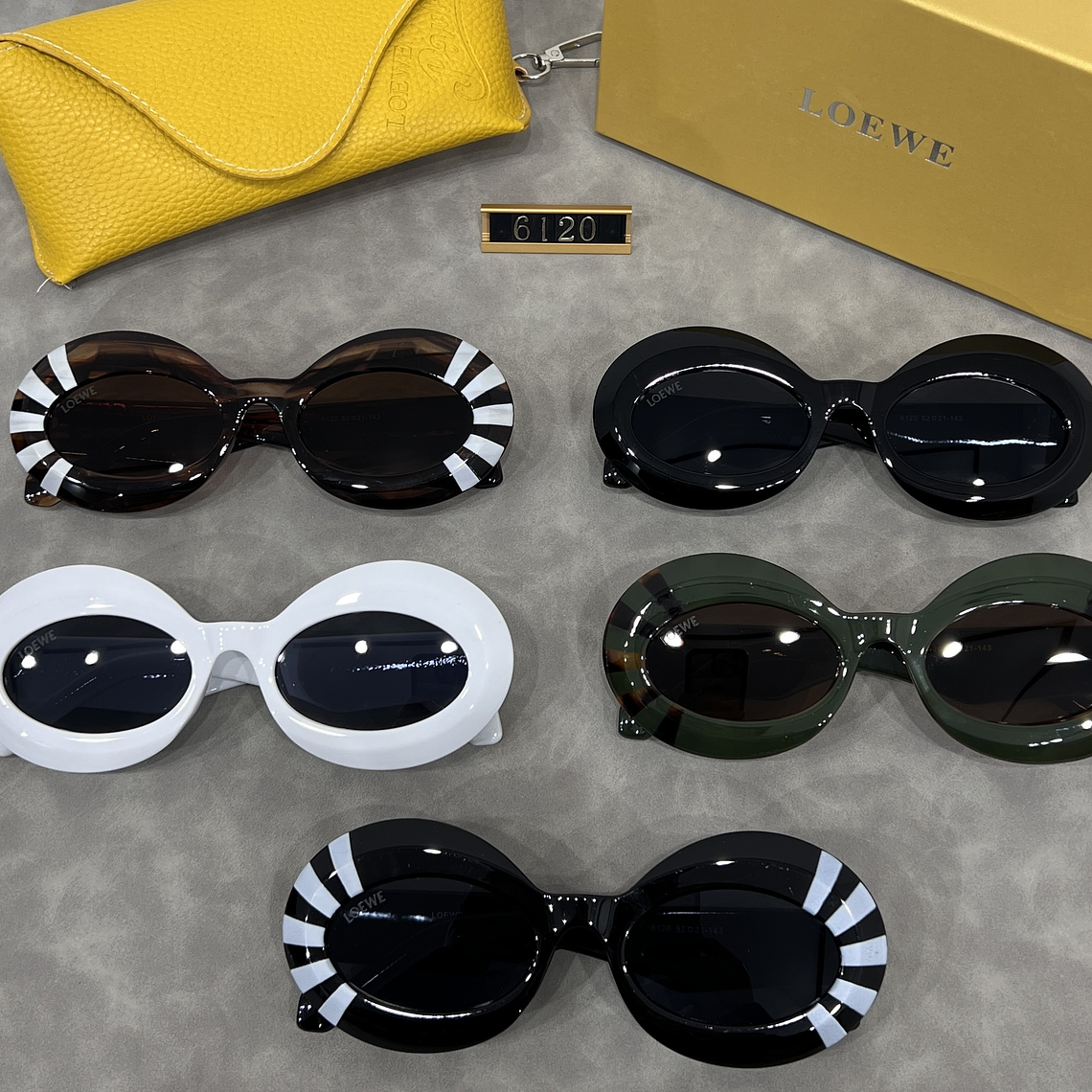 Óculos de Sol Loewe 6120 7