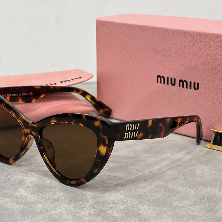 Óculos de Sol Miu Miu 6142 3